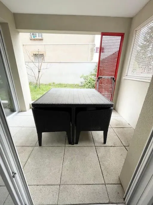 Grand Appartement Lumineux & Spacieux Avec Jardin Villeurbanne 0*,  France